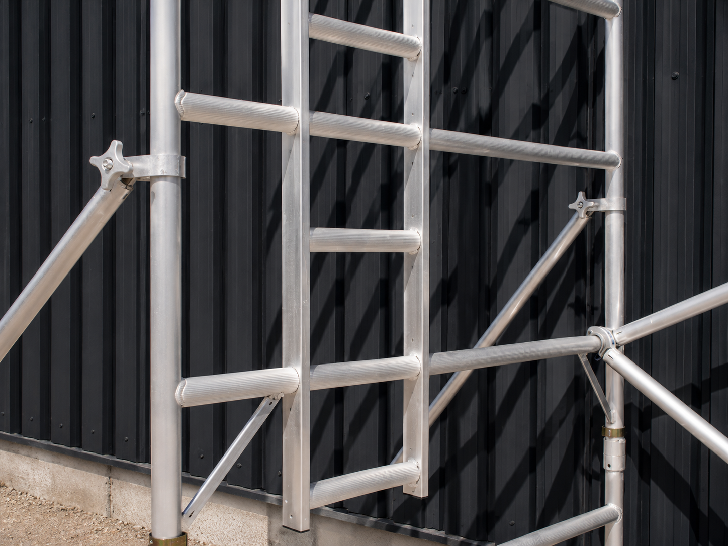 LEADER PRO 250 Industrial Scaffold Towers